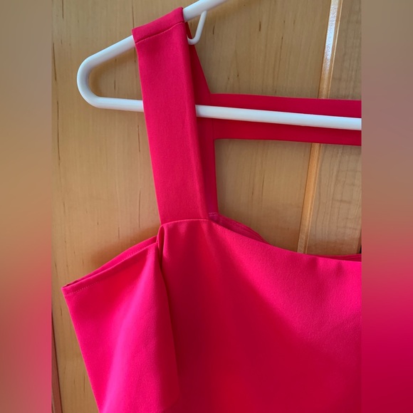 Cooper & Ella Hot Pink Cut Out Square Neck Top Size Small - Picture 6 of 9